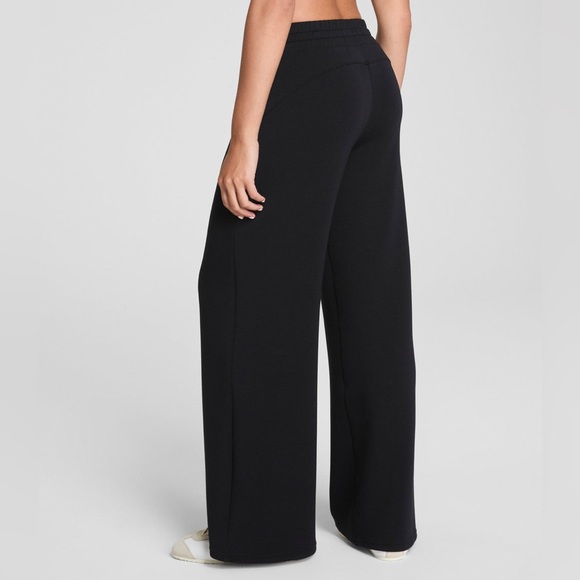 SPANX S AirEssentials Wide Legs Pants in Black l - Picture 3 of 9